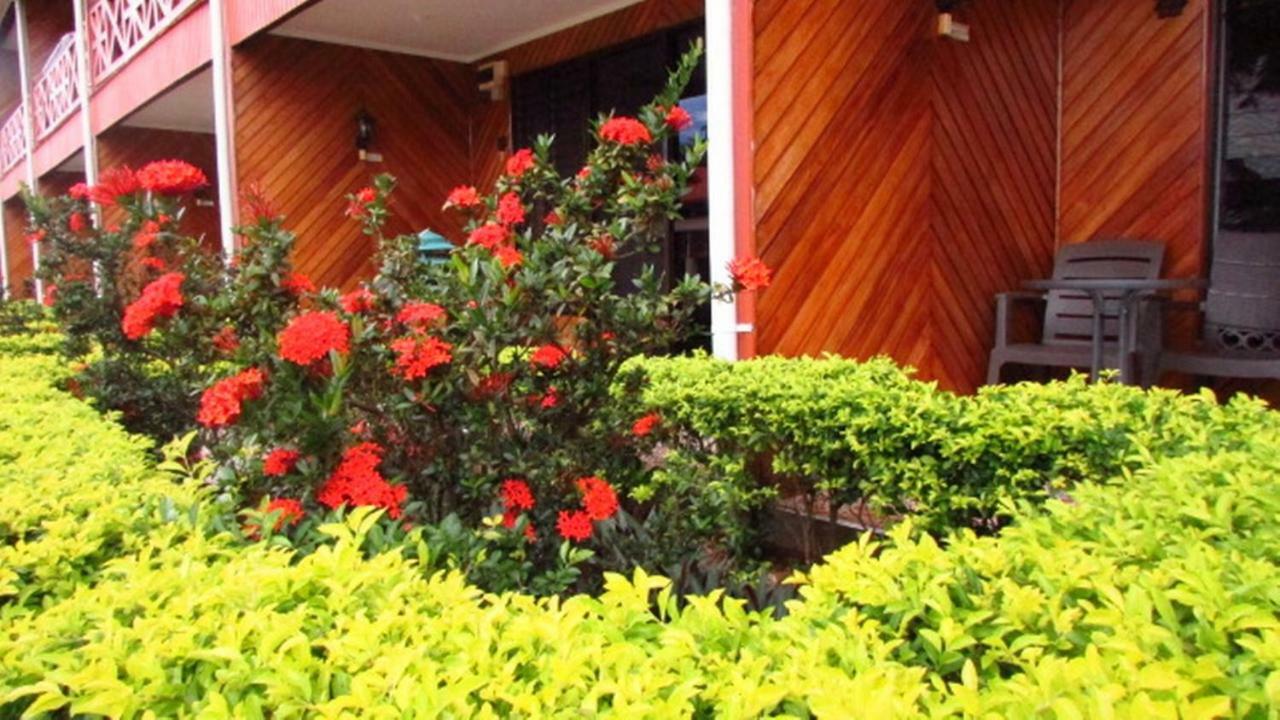 Wailoaloa Beach Resort Nadi Bagian luar foto