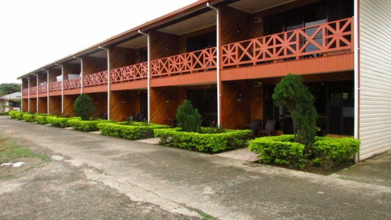 Wailoaloa Beach Resort Nadi Bagian luar foto